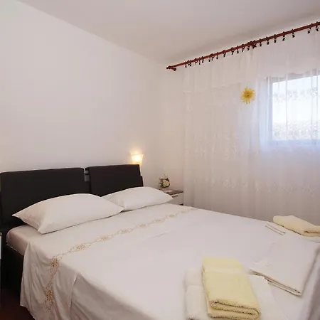 Pet Friendly In Kneze With Kitchen Lägenhet Pupnat